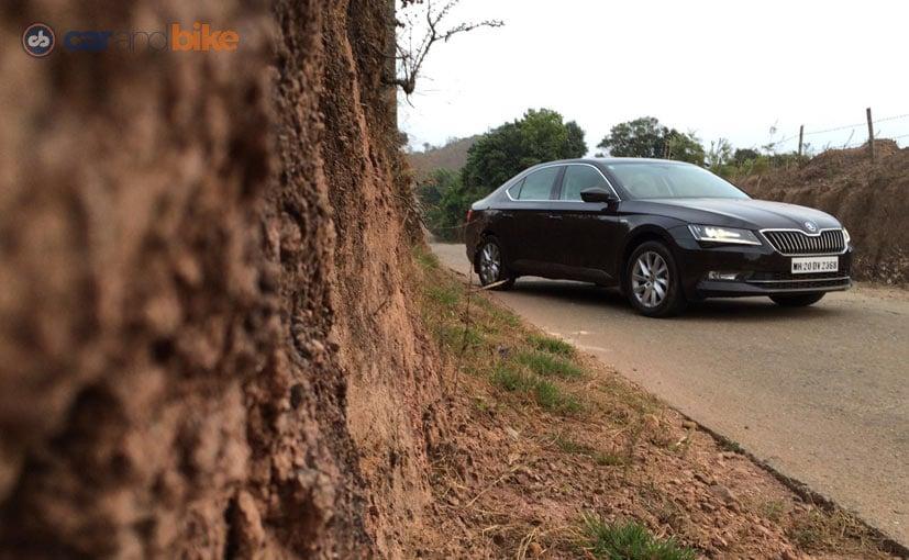 Compared to its cousin, the Volkswagen Passat, the Superb clearly didn't look as compact or feel like one either and there were a lot of expectations when the company announced that the 3rd generation of the car was on its way to India. Well, it's finally here and this is what it looks like.