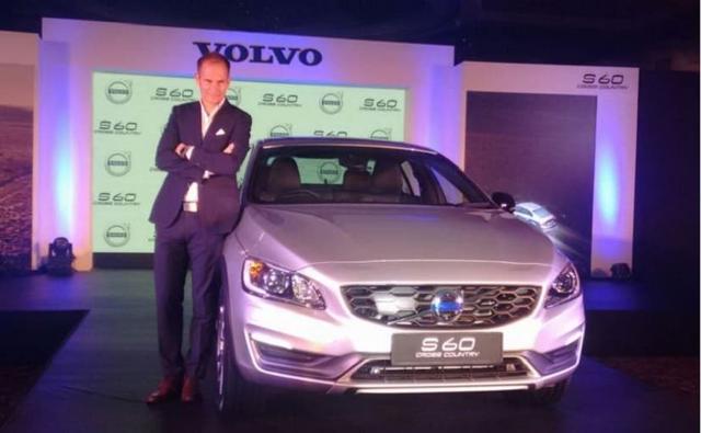 वॉल्वो इंडिया ने शुक्रवार को अपनी नई कार वॉल्वो एस60 क्रॉस कंट्री को भारत में लॉन्च कर दिया। इस सेडान कार की कीमत 38.9 लाख रुपये (एक्स-शोरूम, मुंबई) रखी गई है।
