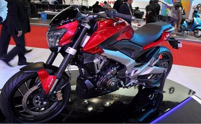 बजाज की नई 400सीसी मोटरसाइकिल बहुत जल्द भारतीय बाज़ार में दस्तक देने वाली है। बजाज डोमिनर 400 का प्रोडक्शन कंपनी के चाकन प्लांट में शुरू कर दिया गया है।