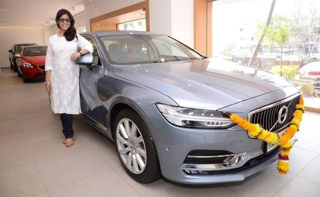Sakshi Tanwar of the movie Dangal fame, recently took the delivery of her all-new Volvo S90 sedan, and the company immediately took to social media to announce its newest celebrity customer. The S90 is Volvo's flagship sedan and compete with popular German premium executive sedans like - Mercedes-Benz E-Class, Audi A6 and BMW 5 Series.