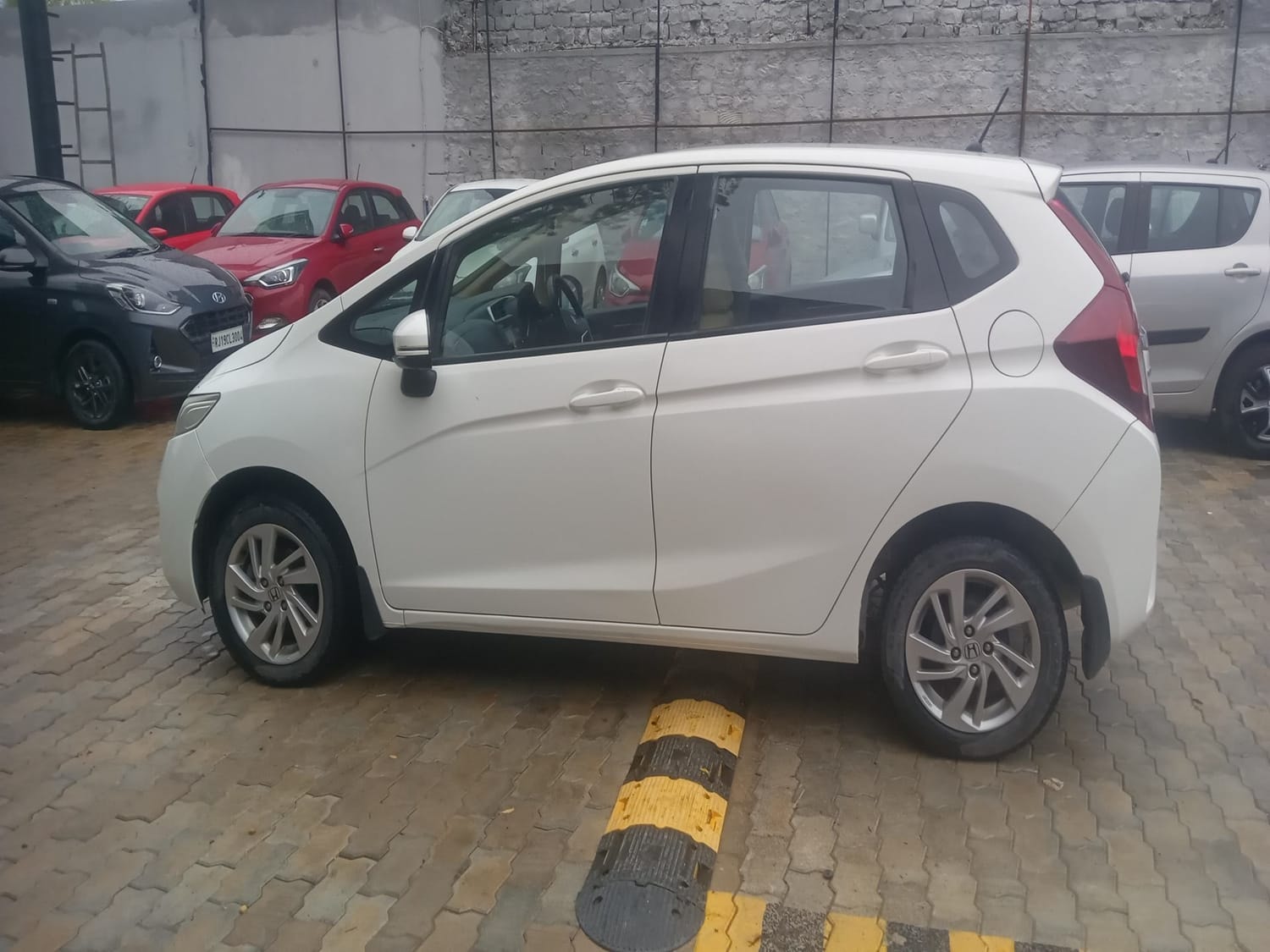 View 2015 Honda Jazz V MT Petrol BS IV Image 2 Used 2015 Honda Jazz V MT Petrol BS IV Image 2