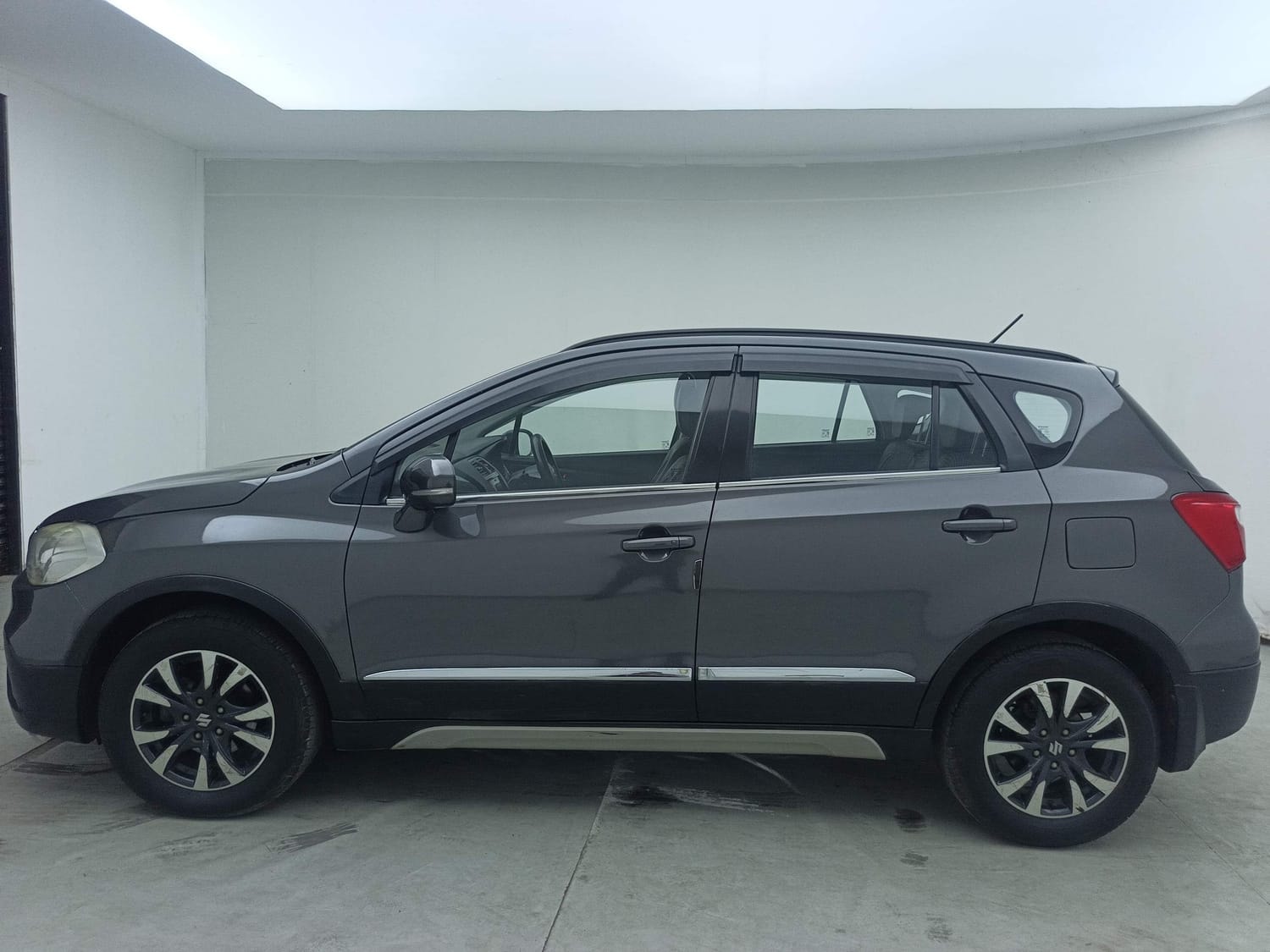 View 2018 Maruti Suzuki S-Cross Zeta Image 2 Used 2018 Maruti Suzuki S-Cross Zeta Image 2