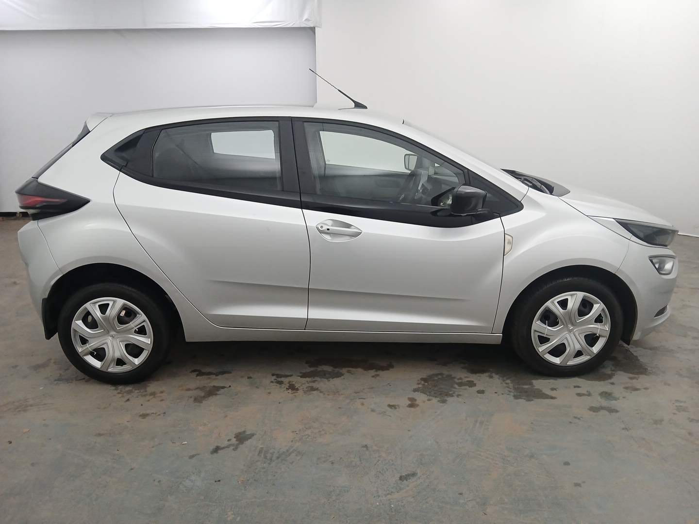 View 2021 Tata Altroz XT Petrol Image 6 Used 2021 Tata Altroz XT Petrol Image 6