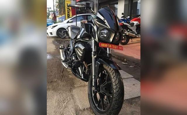 महिंद्रा 2019 मोजो 300 ABS की टेस्टिंग कर रही है जिसे हाल में स्पॉट किया गया है और अनुमान है कि जल्द ही ये मोटरसाइकल शोरूम्स में पहुंचा दी जाएगी.