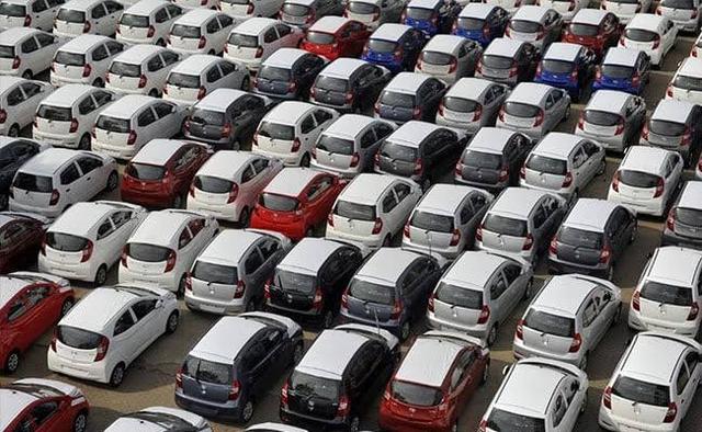 लंबे समय से मंदी झेल रही भारतीय ऑटोमोबाइल इंडस्ट्री को इस दीपावली के महीने में थोड़ी राहत मिली है. जानें कितनी बढ़ी पैसेंजर वाहन सैगमेंट की बिक्री?