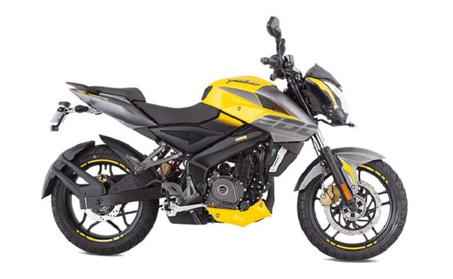 Bajaj Auto has increased the price of its popular naked motorcycle, the BS6 Pulsar NS200 by almost Rs. 1000 in India. This is the second time that the company has increased the price of the motorcycle in the last 2 months.