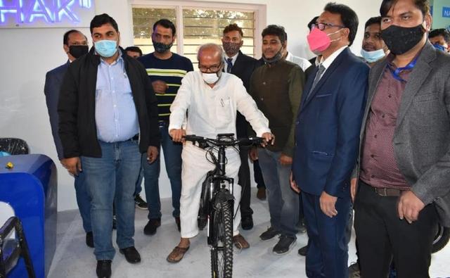 नहाक मोटर्स ने पूरी तरह से भारत में बनी इलेक्ट्रिक साइकिल लॉन्च की है, जिसकी कीमतें रु. 27,000 से शुरू होती हैं.