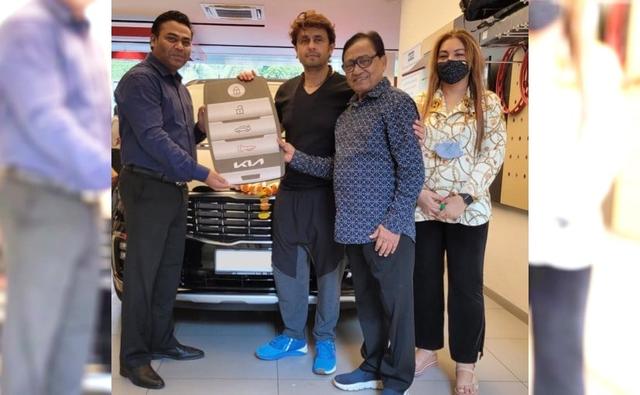 Sonu Nigam recently took the keys to his brand new Kia Carnival MPV. The singer was snapped at a dealership in Mumbai receiving his brand new car with his close ones in attendance.
