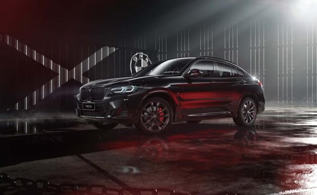 The 2022 BMW X4 facelift is offered in two trims - a petrol-powered X4 xDrive30i, and a diesel-powered X4 xDrive30d. The X4 will also be available in an exclusive 'Black Shadow' edition, which will be sold in limited numbers.