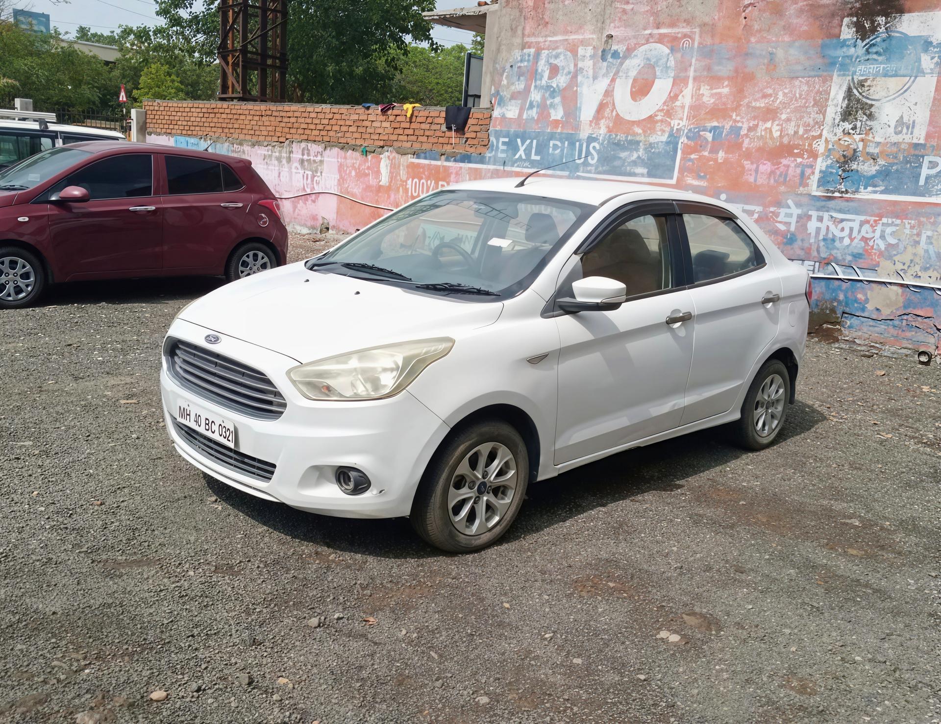 2017 फोर्ड फीगो एस्पायर Titanium 1.5 TDCi Opt 2017 फोर्ड फीगो एस्पायर Titanium 1.5 TDCi Opt