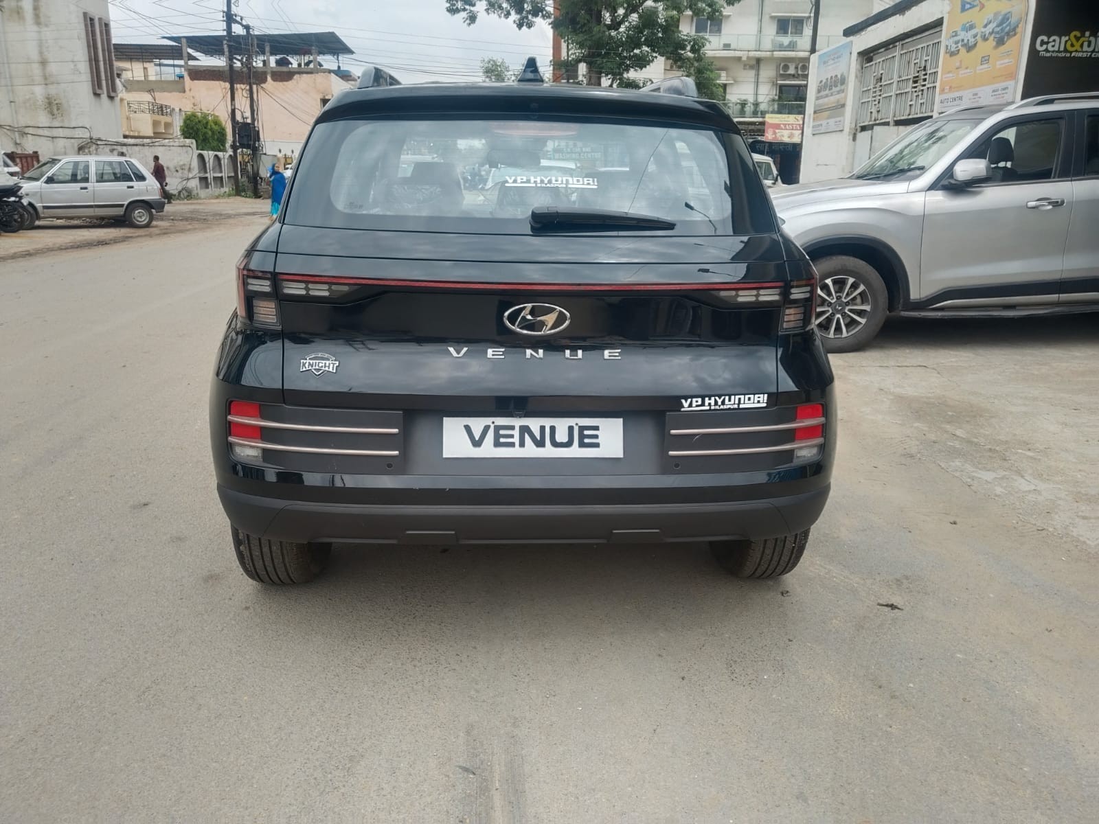 View 2024 Hyundai Venue SX (O) 1.0 iMT Petrol Image 4 Used 2024 Hyundai Venue SX (O) 1.0 iMT Petrol Image 4