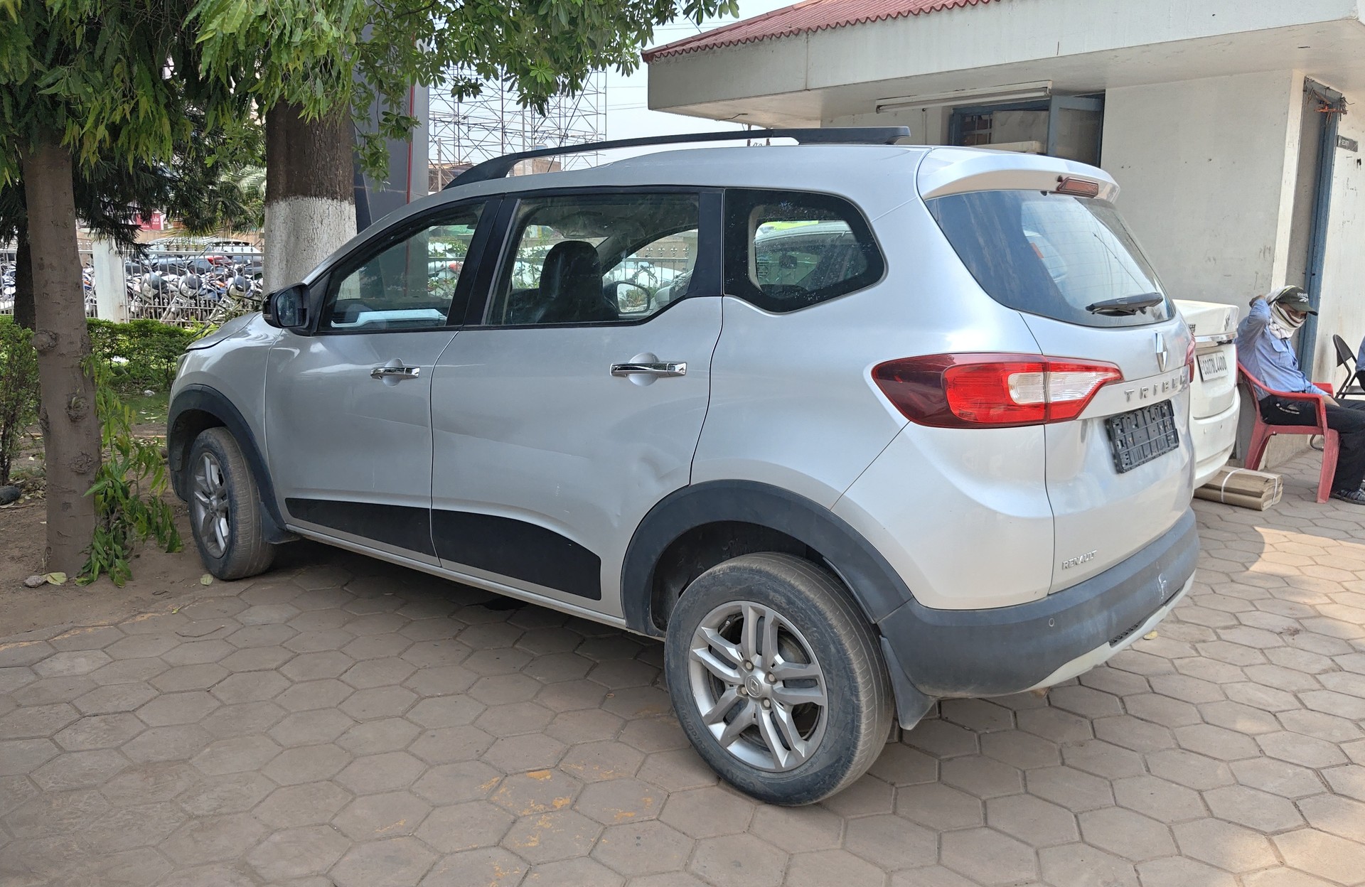 Used 2023 Renault Triber Used 2023 Renault Triber