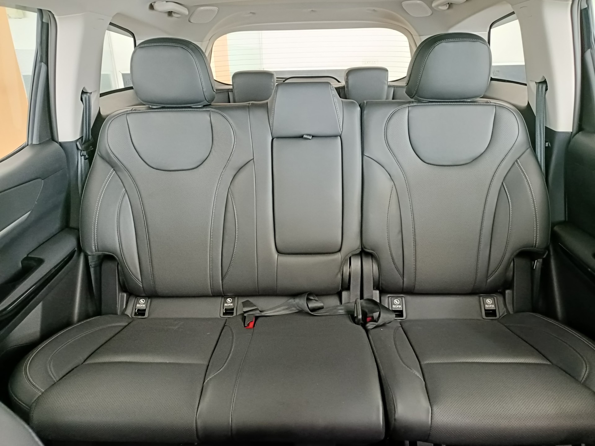 View 2025 Mahindra XUV700 MX Diesel MT 7 STR Image 5 Used 2025 Mahindra XUV700 MX Diesel MT 7 STR Image 5
