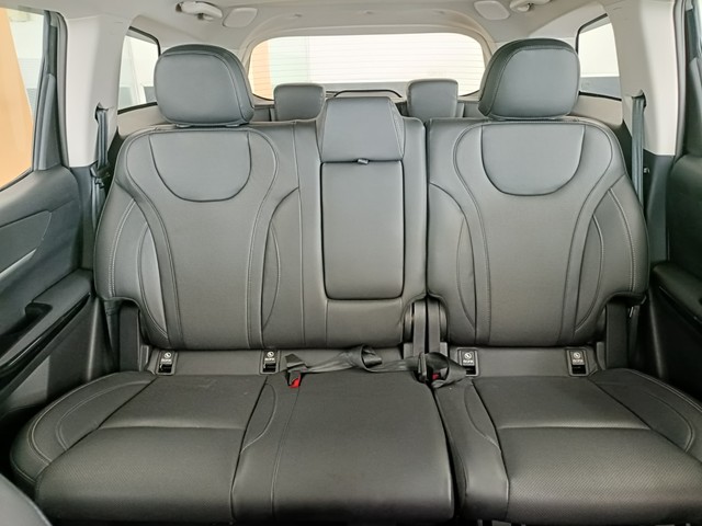 View Mahindra XUV700 Image 5 Used Mahindra XUV700 Image 5