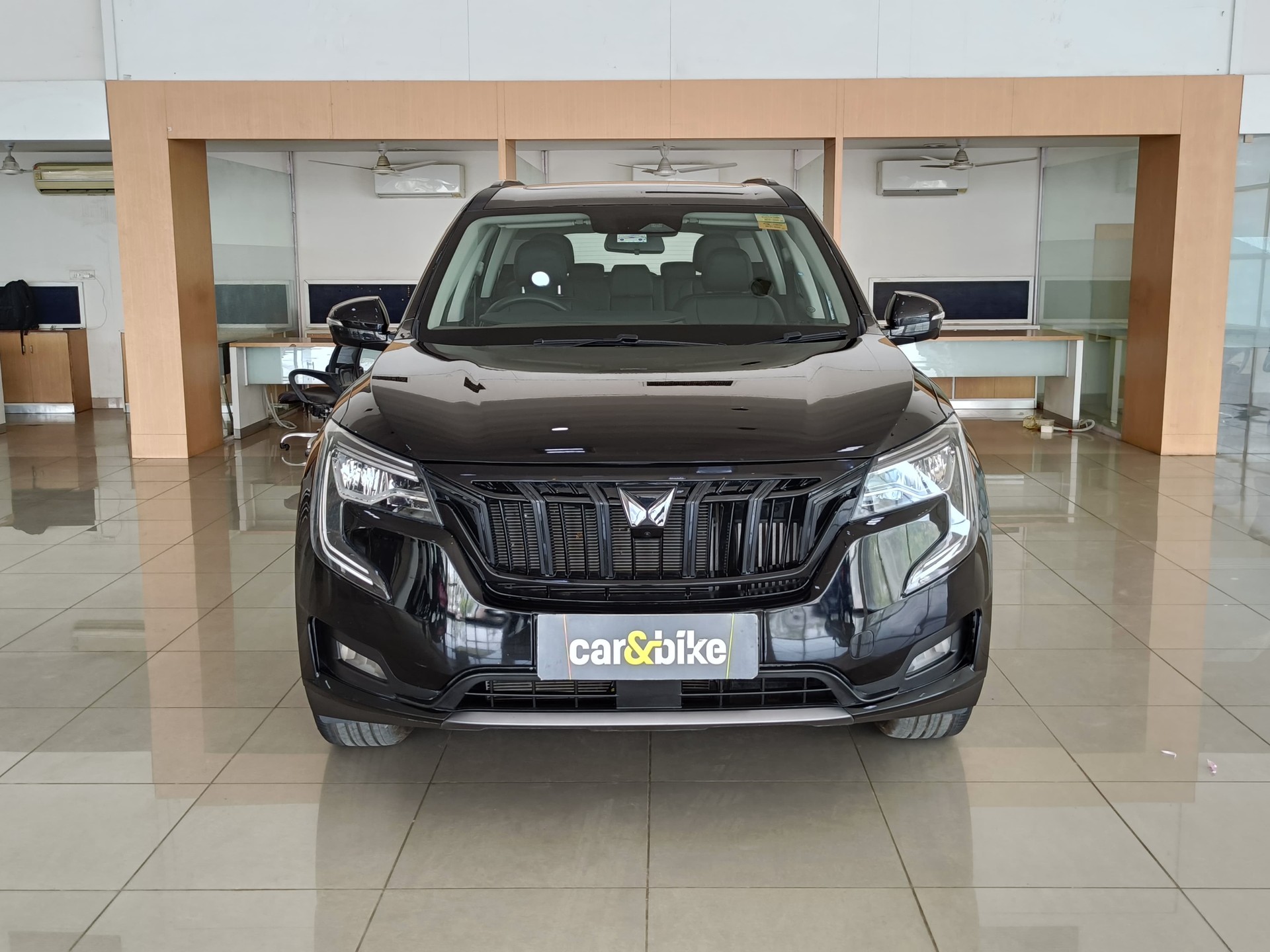 View 2025 Mahindra XUV700 MX Diesel MT 7 STR Image 2 Used 2025 Mahindra XUV700 MX Diesel MT 7 STR Image 2