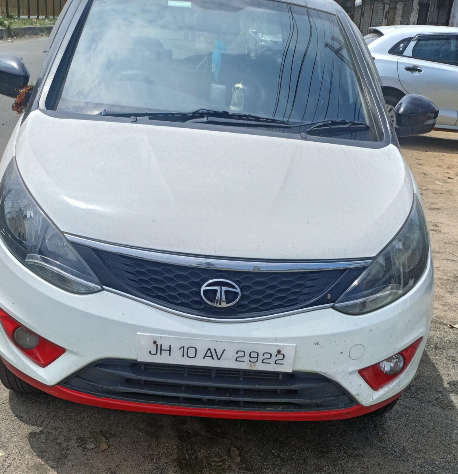 2015 टाटा बोल्ट XM Quadrajet 75PS Diesel 2015 टाटा बोल्ट XM Quadrajet 75PS Diesel