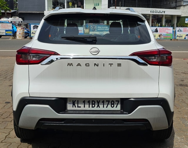 View Nissan Magnite Image 4 Used Nissan Magnite Image 4