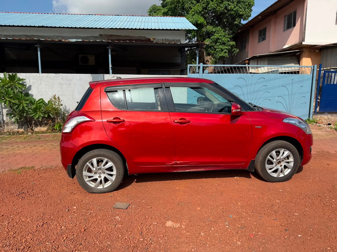 View 2012 Maruti Suzuki Swift ZDI Image 8 Used 2012 Maruti Suzuki Swift ZDI Image 8