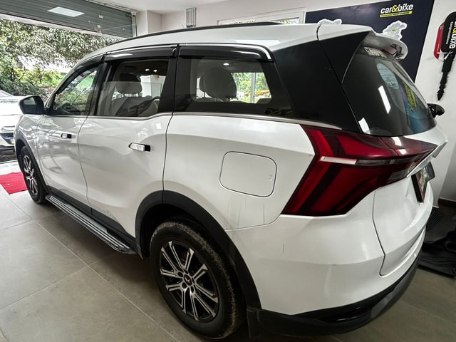 View Mahindra XUV700 Image 10 Used Mahindra XUV700 Image 10