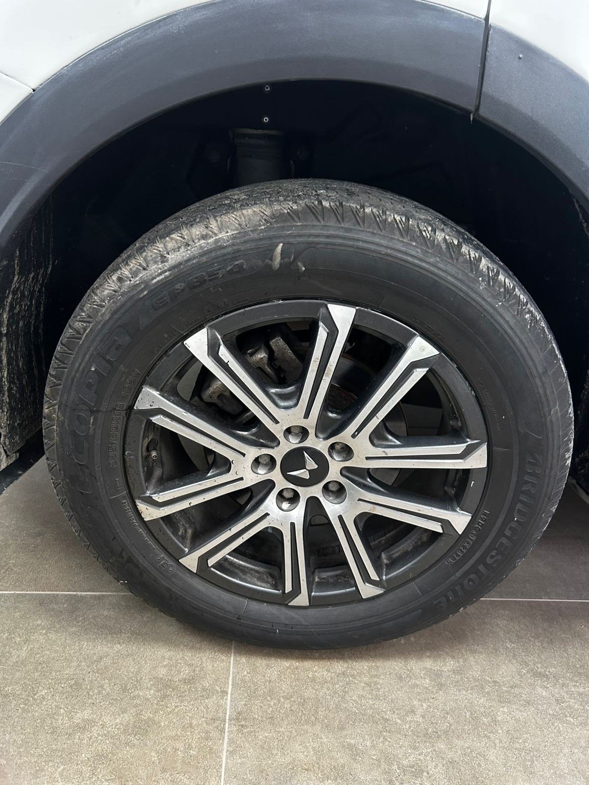 View 2022 Mahindra XUV700 AX7 MT Diesel 7 STR Image 15 Used 2022 Mahindra XUV700 AX7 MT Diesel 7 STR Image 15