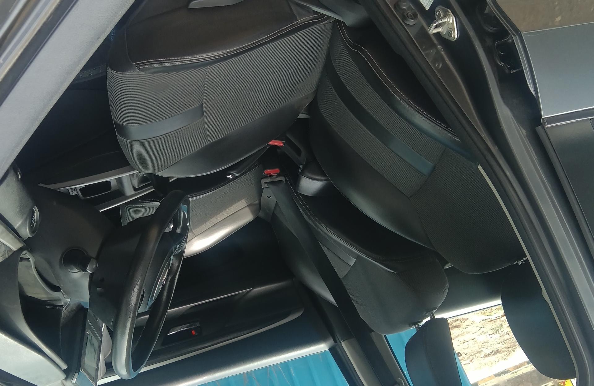 2022 मारुति सुजुकी एक्सएल6 Zeta MT 2022 मारुति सुजुकी एक्सएल6 Zeta MT