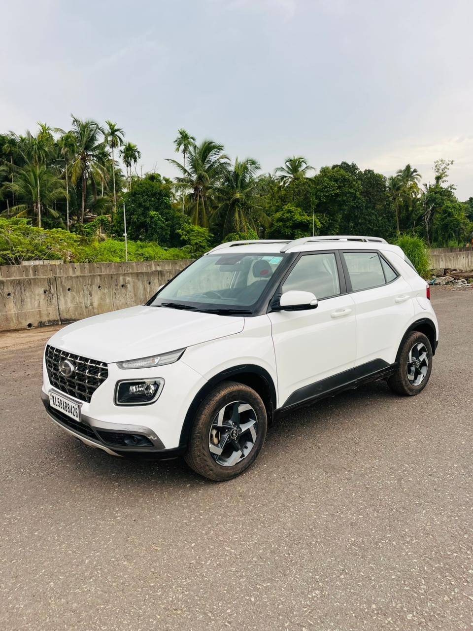 View 2019 Hyundai Venue SX (O) 1.0 Petrol BS IV Image 1 Used 2019 Hyundai Venue SX (O) 1.0 Petrol BS IV Image 1
