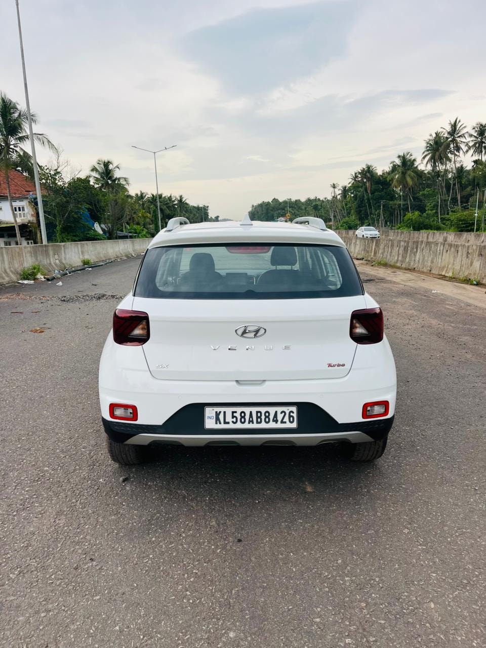 View 2019 Hyundai Venue SX (O) 1.0 Petrol BS IV Image 4 Used 2019 Hyundai Venue SX (O) 1.0 Petrol BS IV Image 4