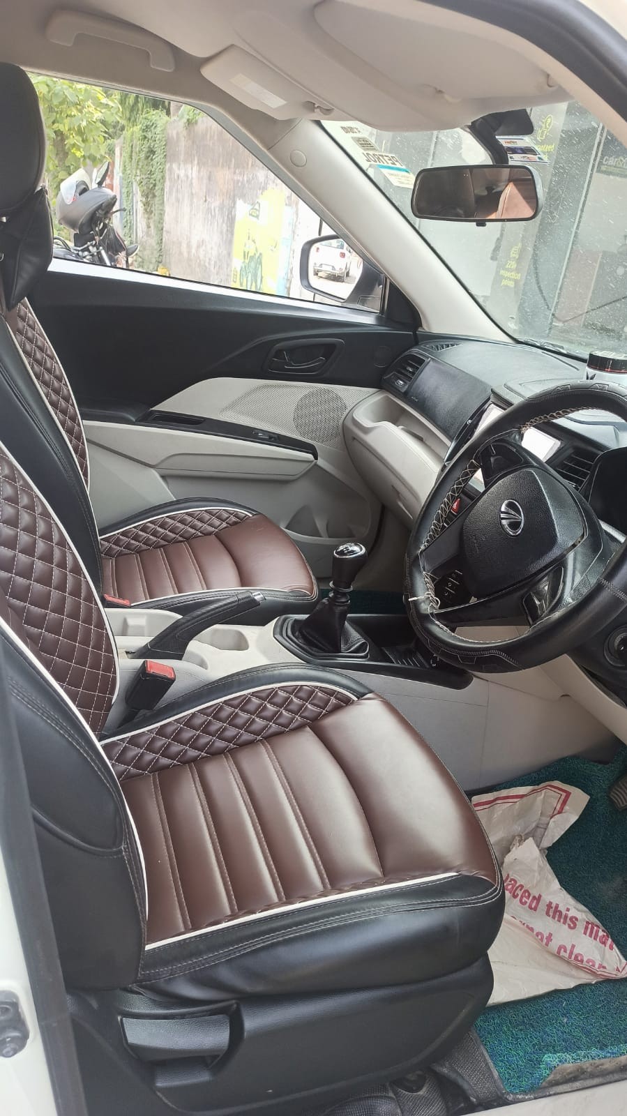 Used 2022 Mahindra XUV300 Used 2022 Mahindra XUV300