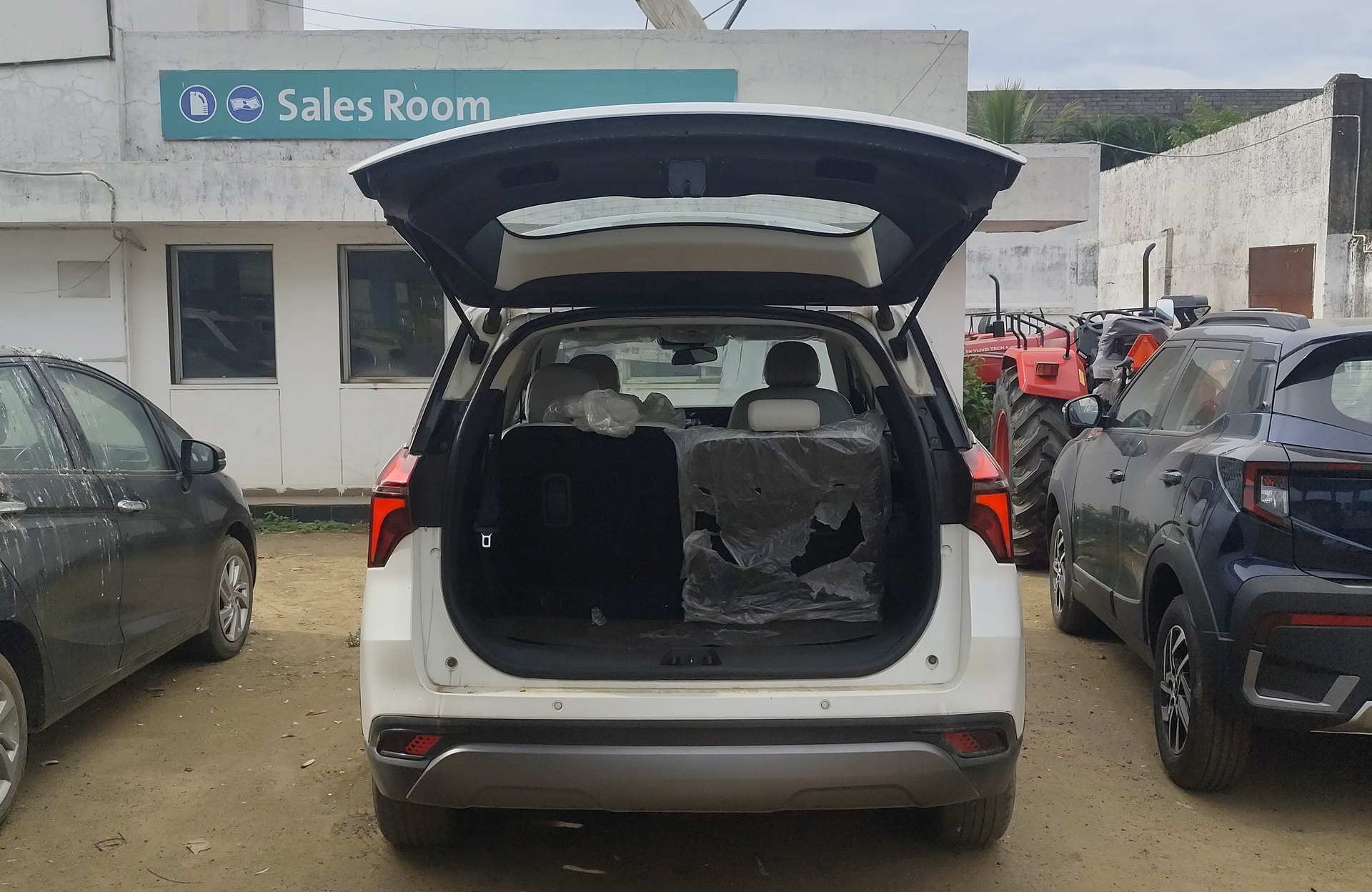Used 2023 Mahindra XUV700 Used 2023 Mahindra XUV700