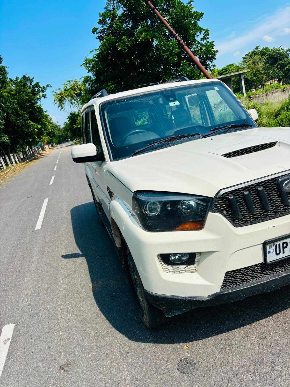 2015 महिंद्रा स्कॉर्पियो S10 2WD 2015 महिंद्रा स्कॉर्पियो S10 2WD