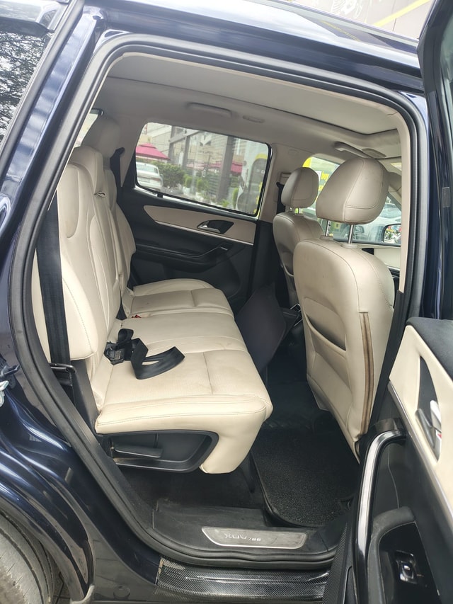 View Mahindra XUV700 Image 14 Used Mahindra XUV700 Image 14