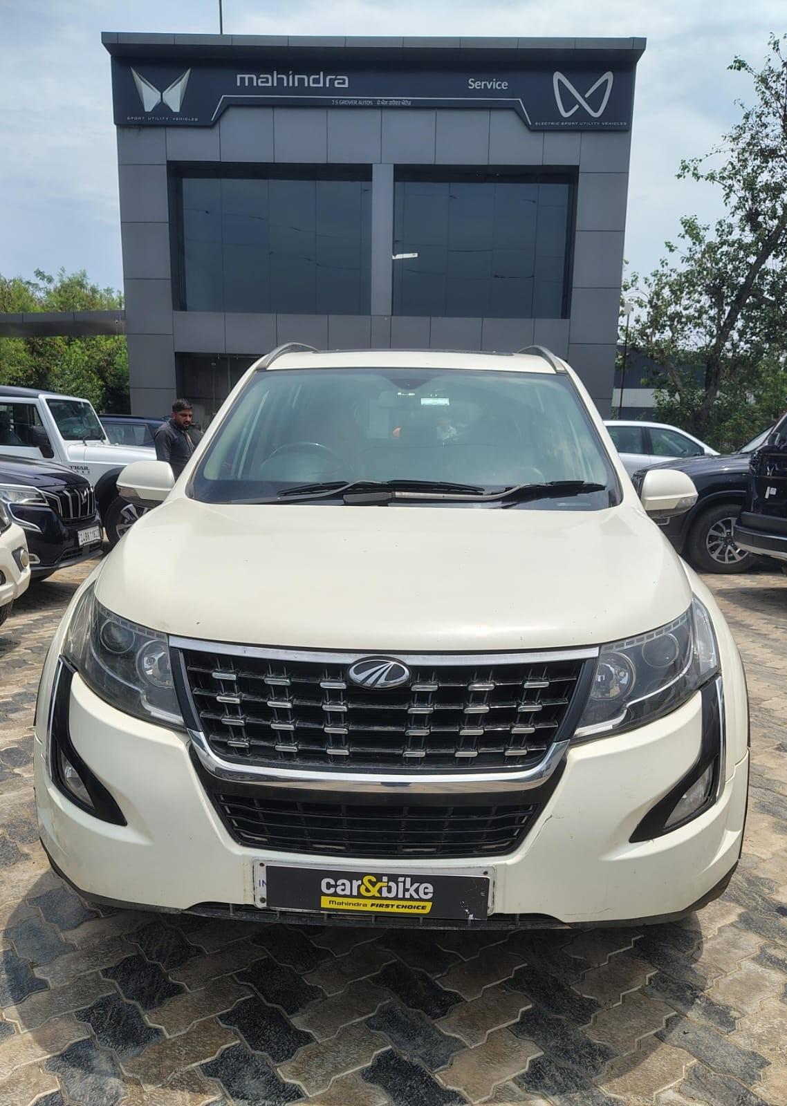 2018 महिंद्रा एक्सयूवी500 W11 2018 महिंद्रा एक्सयूवी500 W11