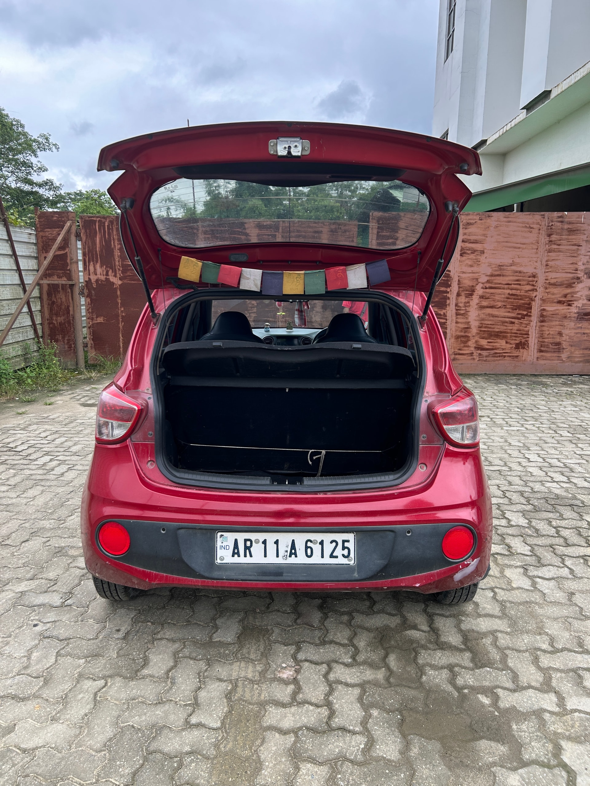 View 2017 Hyundai Grand i10 1.2 Sportz Petrol BS IV Image 17 Used 2017 Hyundai Grand i10 1.2 Sportz Petrol BS IV Image 17