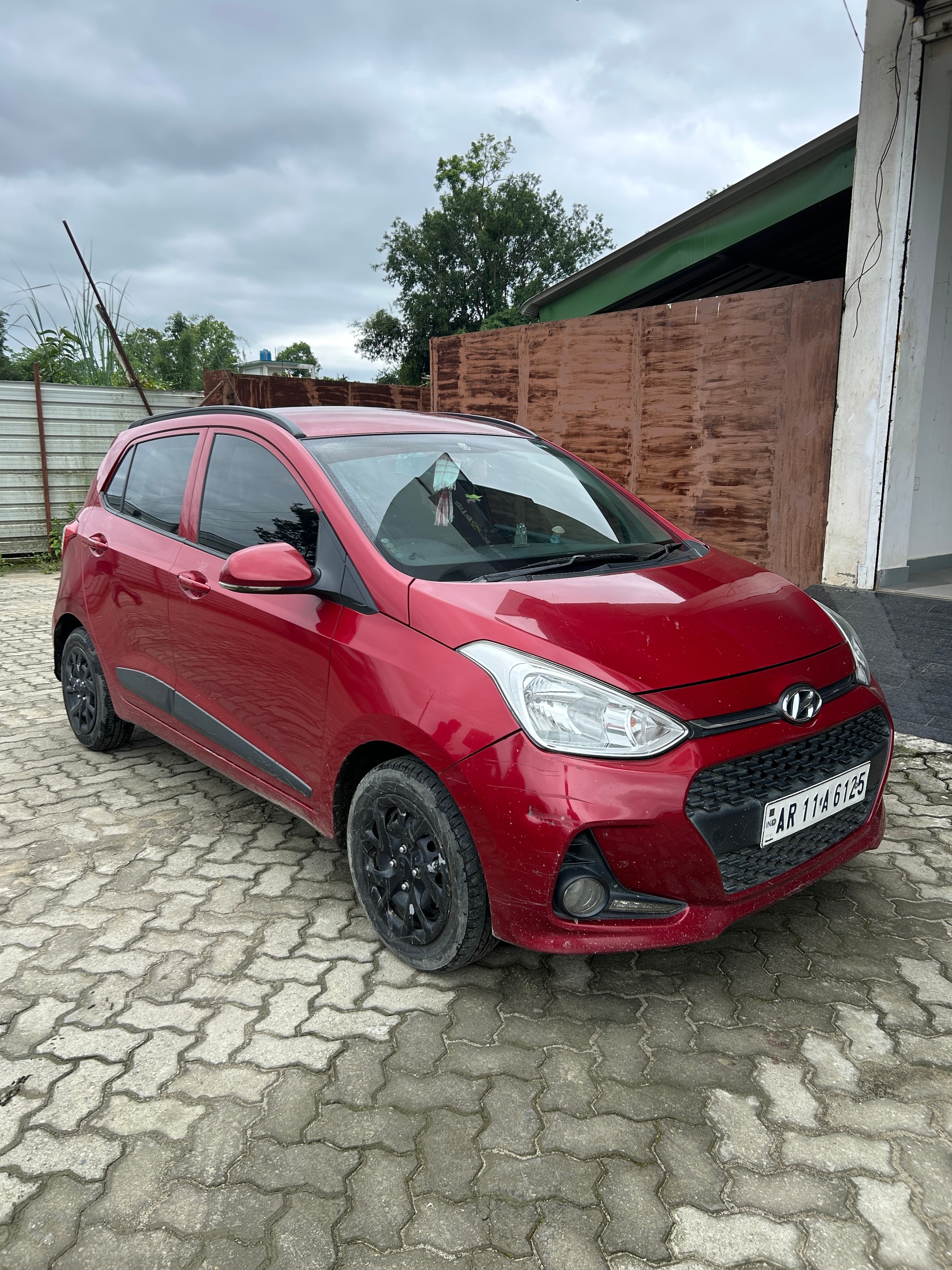 View 2017 Hyundai Grand i10 1.2 Sportz Petrol BS IV Image 1 Used 2017 Hyundai Grand i10 1.2 Sportz Petrol BS IV Image 1