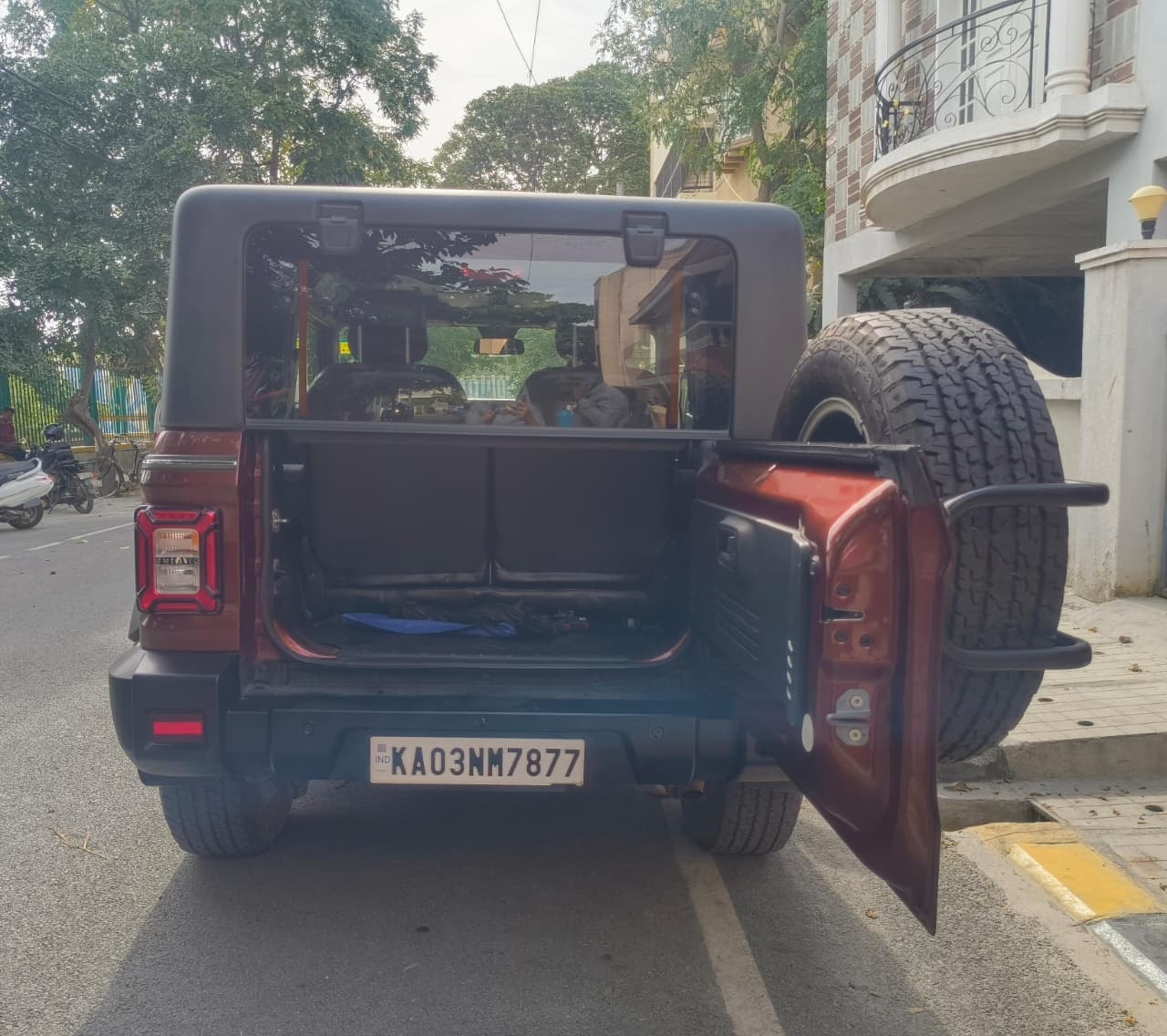 View 2022 Mahindra Thar LX Automatic 4 Seater Hard Top Diesel Image 17 Used 2022 Mahindra Thar LX Automatic 4 Seater Hard Top Diesel Image 17