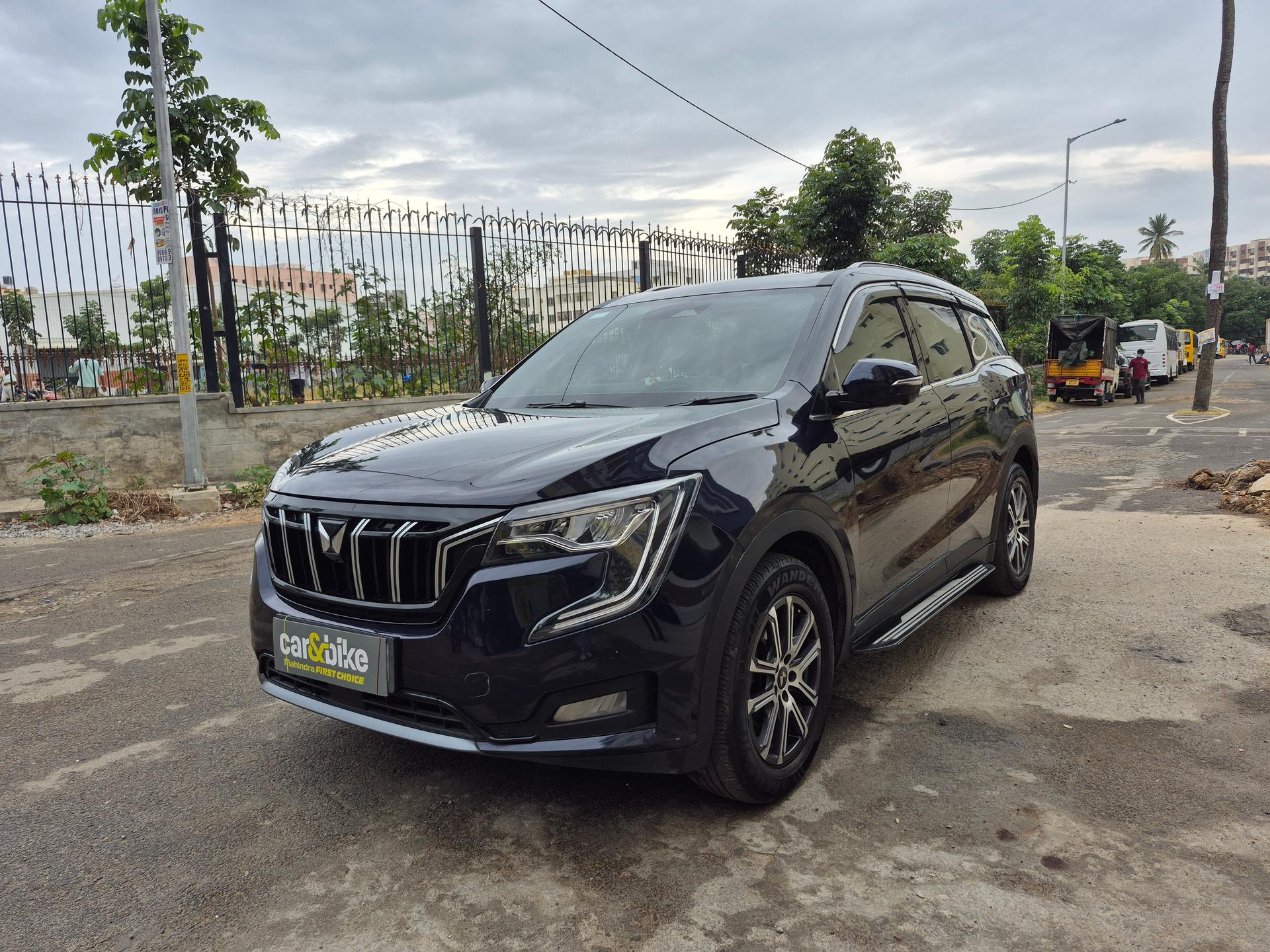 2024 महिंद्रा एक्सयूवी700 AX7 MT Luxury Diesel 7 STR 2024 महिंद्रा एक्सयूवी700 AX7 MT Luxury Diesel 7 STR