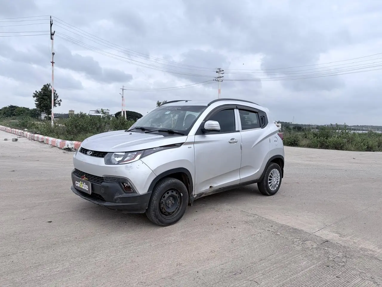 2016 महिंद्रा केयूवी 100 K4 Plus Petrol 6 Seater BS IV 2016 महिंद्रा केयूवी 100 K4 Plus Petrol 6 Seater BS IV
