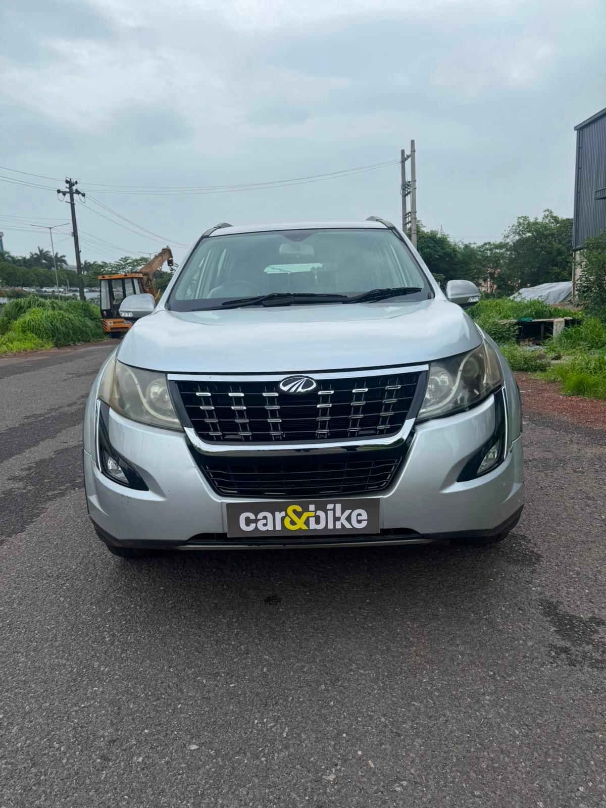 2017 महिंद्रा एक्सयूवी500 W6 FWD 2017 महिंद्रा एक्सयूवी500 W6 FWD
