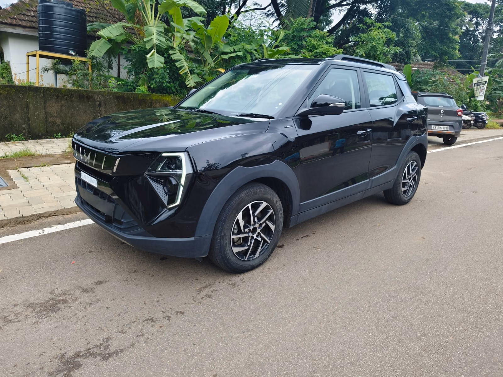 Used 2024 Mahindra XUV 3XO Used 2024 Mahindra XUV 3XO