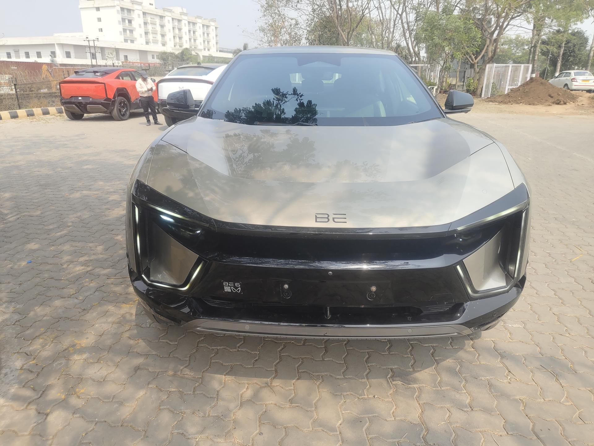 2024 महिंद्रा बी 6इ Pack Three 79 kWh 11.2 kW R20 2024 महिंद्रा बी 6इ Pack Three 79 kWh 11.2 kW R20