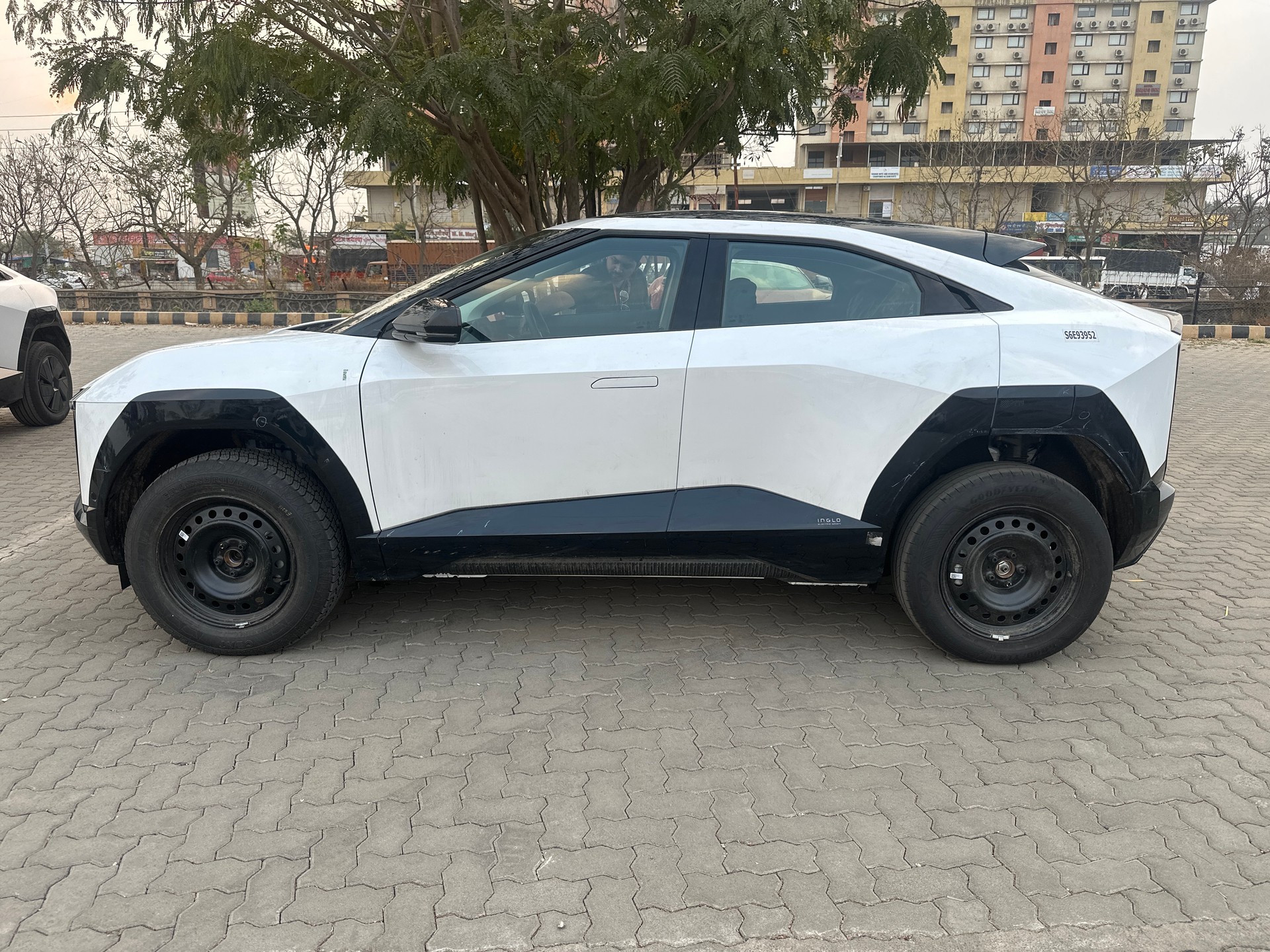 View 2025 Mahindra BE 6e Pack One 59 kWh 7.2 KW R18 Image 3 Used 2025 Mahindra BE 6e Pack One 59 kWh 7.2 KW R18 Image 3