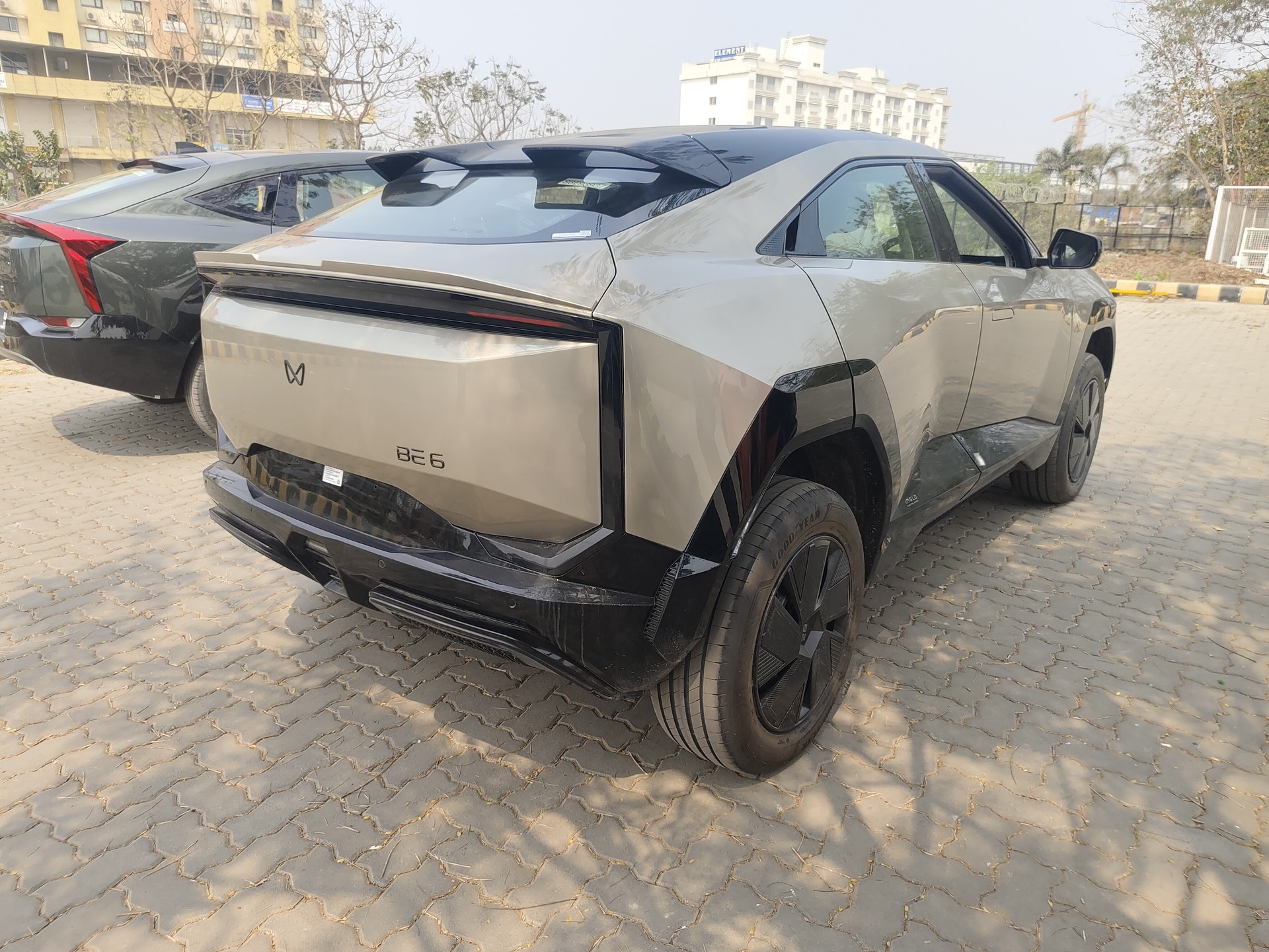 View 2025 Mahindra BE 6e Pack One 59 kWh 7.2 KW R18 Image 6 Used 2025 Mahindra BE 6e Pack One 59 kWh 7.2 KW R18 Image 6