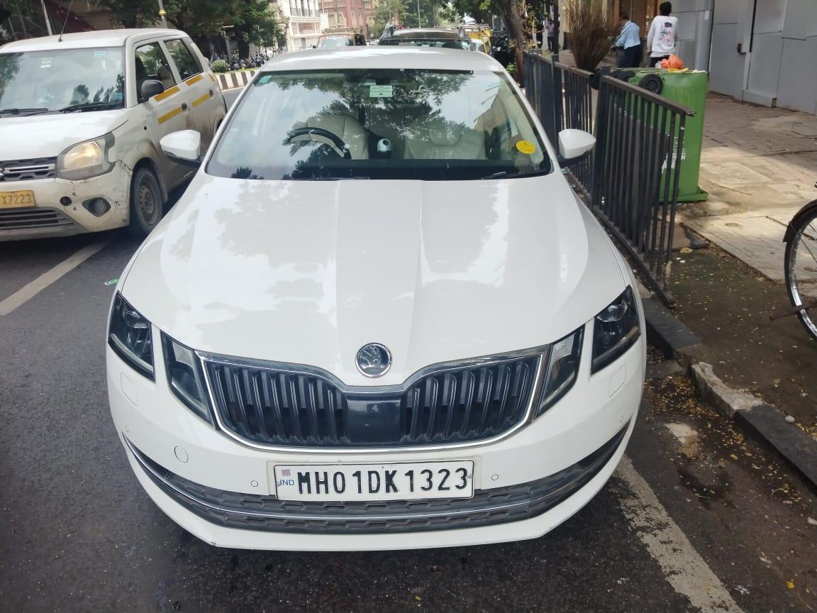 2019 स्कोडा ऑक्टाविया 1.8 Style TSI AT 2019 स्कोडा ऑक्टाविया 1.8 Style TSI AT