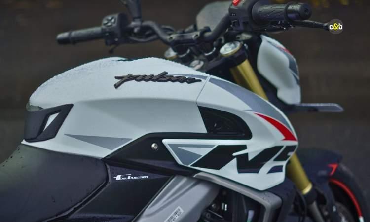 Pulsar NS400Z Key Features