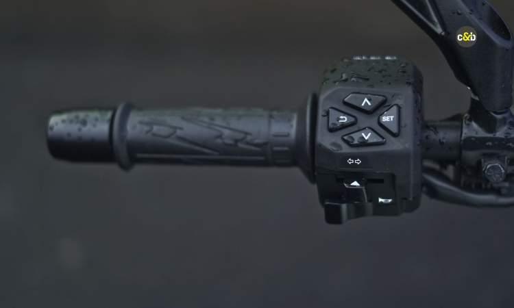 Pulsar NS400Z Key Features