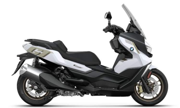 2025 BMW C 400 GT SIDE LOOKS