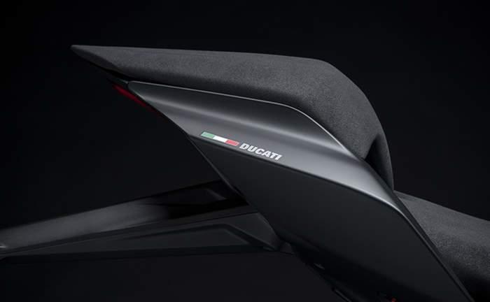 Duacti streetfighter v4 seat