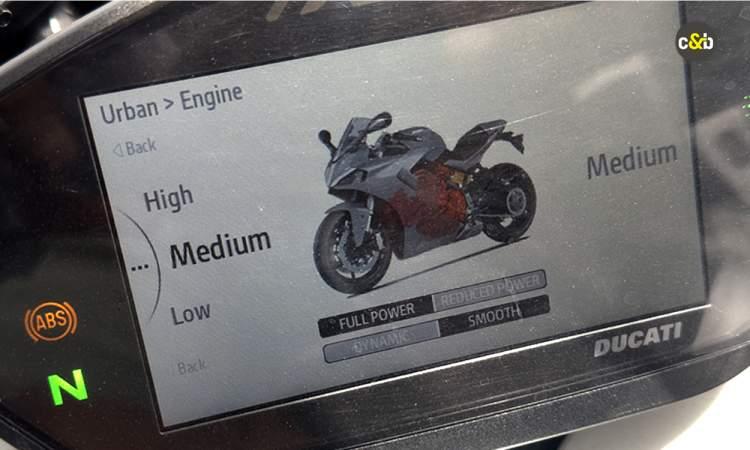 Ducati Supersport 950s 33