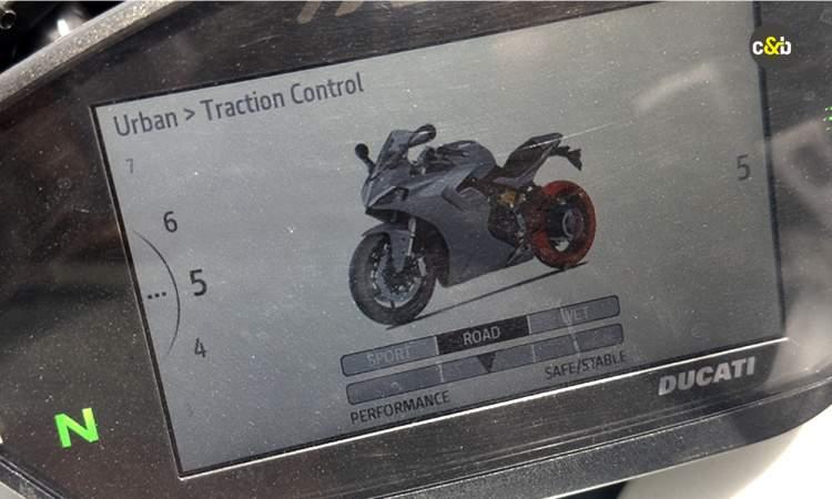 Ducati Supersport 950s 34