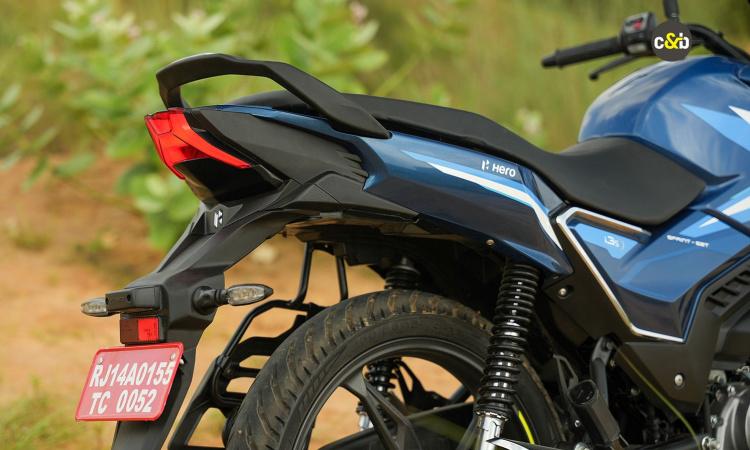 Rear seats of Hero Glamour X 125